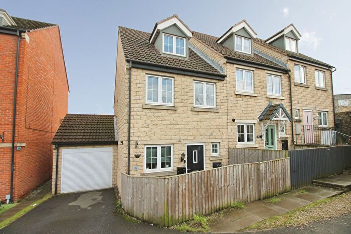 4 Bedroom Semi Detached House For Sale In Lyng Court, Knottingley, WF11