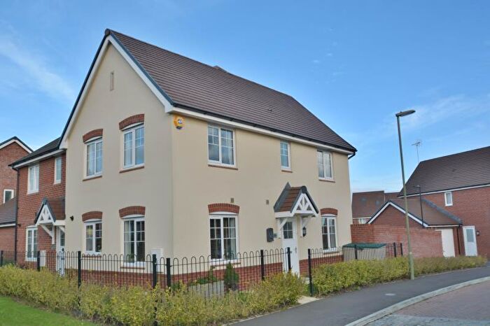 3 Bedroom Semi-Detached House To Rent In Woolwich Way, Andover, SP11