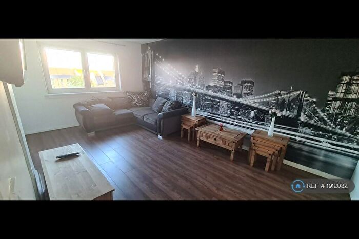 2 Bedroom Flat To Rent In Dunphail Road, Glasgow, G34