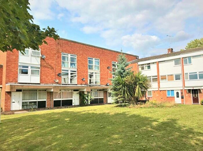 Flat To Rent In Colleton Drive, Twyford, RG10