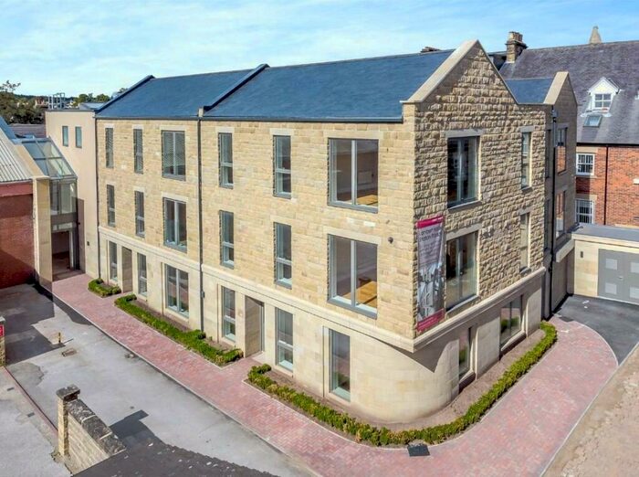 Flat To Rent In Station Parade, Harrogate, North Yorkshire, HG1