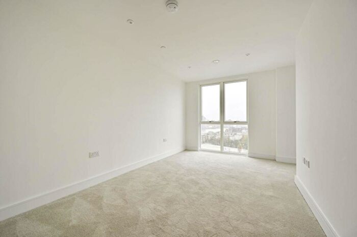 2 Bedroom Flat For Sale In Vision Point, Battersea, SW11