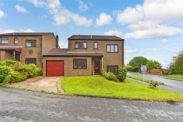 4 Bedroom Detached House For Sale In Montargis Way, Crowborough, East Sussex, TN6