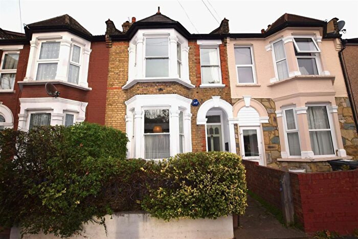 3 Bedroom Property To Rent In Etloe Road, London, E10
