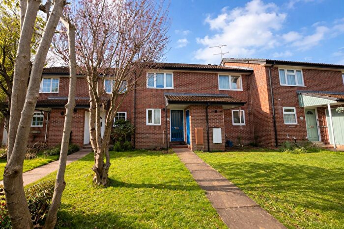 2 Bedroom Terraced House For Sale In Oregon Way, Luton, LU3