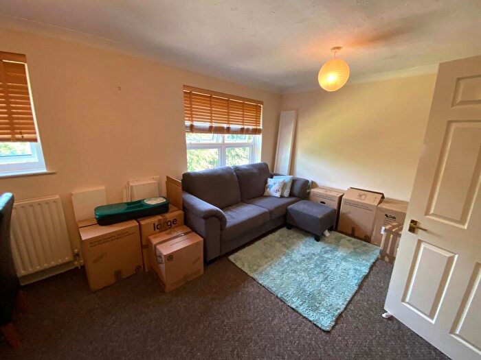 2 Bedroom Apartment To Rent In Warren Down, Bracknell, Berkshire, RG42