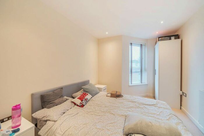 2 Bedroom Flat To Rent In Attenborough Court, Bushey, Watford, WD19