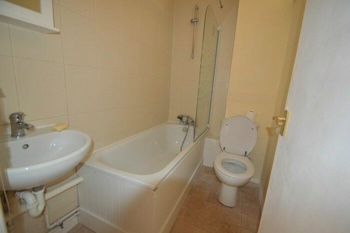 2 Bedroom Flat To Rent In North Grove, London, N15