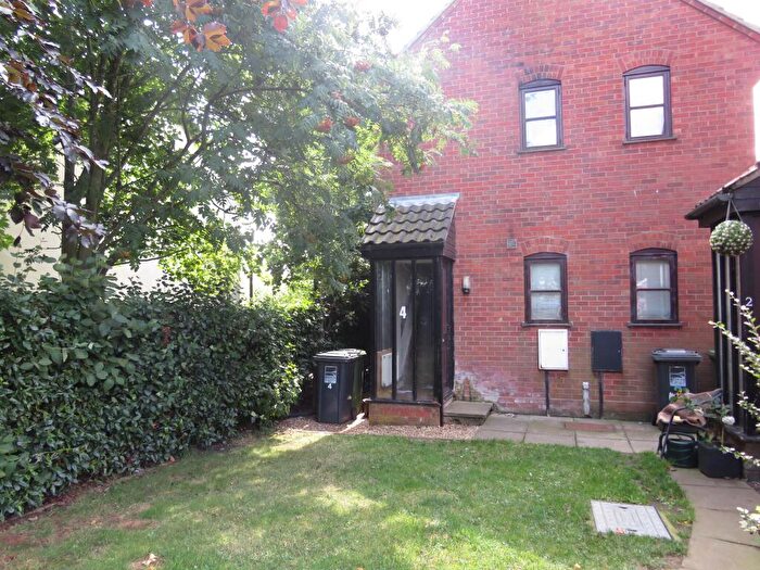 2 Bedroom Flat To Rent In Langham Court, Fakenham, Norfolk, NR21