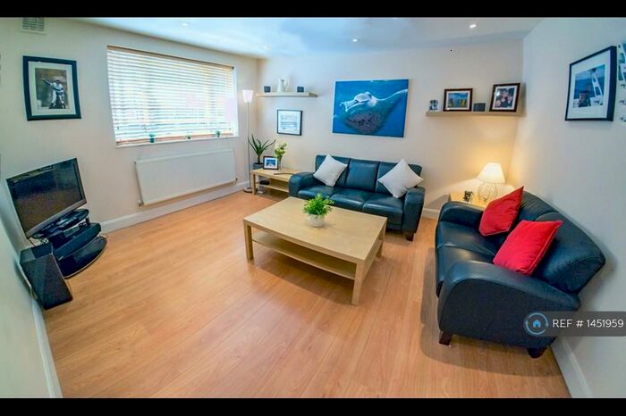 2 Bedroom Flat To Rent In Gloucester Place, London, NW1