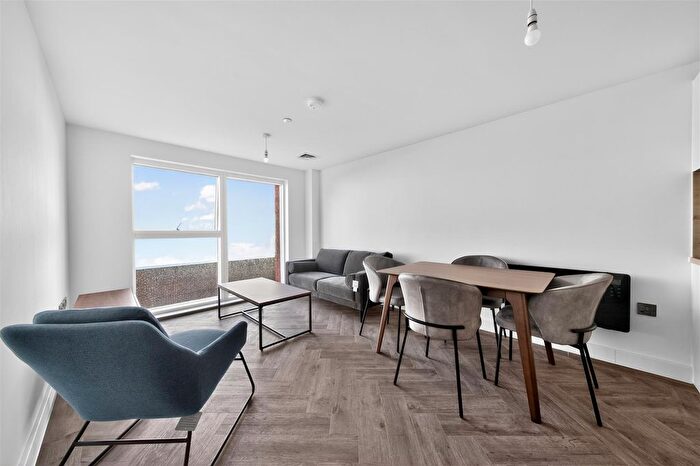 2 Bedroom Flat To Rent In Chapmans Yard, Upper Gough Street, Birmingham, B1