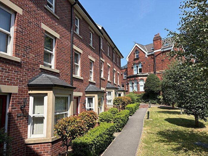 4 Bedroom Town House To Rent In Chapel Lane, Leeds, LS6