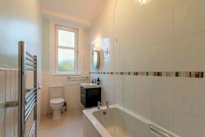 1 Bedroom Flat To Rent In Comiston Gardens, Edinburgh, EH10