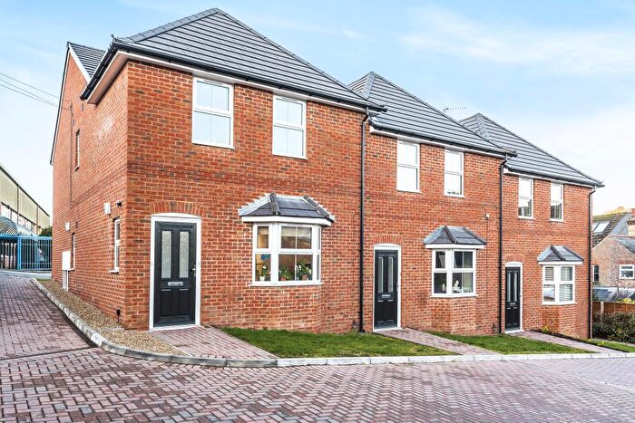 2 Bedroom Flat To Rent In Addison Road, Chesham, HP5