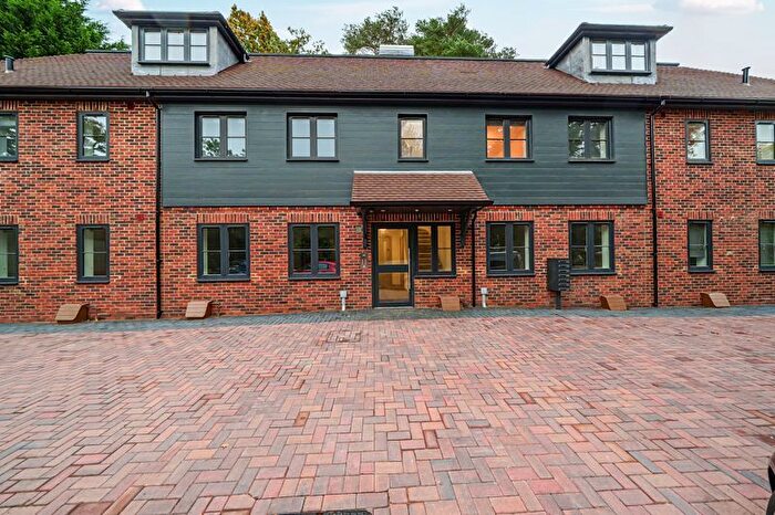 3 Bedroom Flat To Rent In Hurtis Hill, Crowborough, TN6