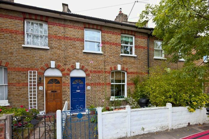 2 Bedroom Terraced House To Rent In Teddington Park, Teddington, TW11