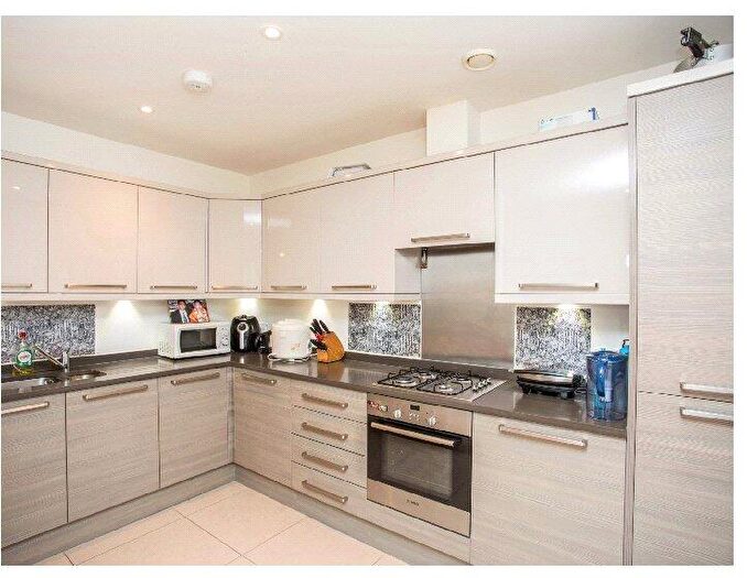 2 Bedroom Apartment To Rent In Alpine Road, London, NW9