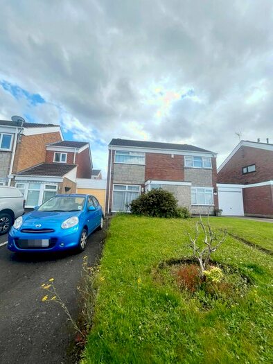 3 Bedroom Property To Rent In Clun Close, Tividale, Oldbury, B69