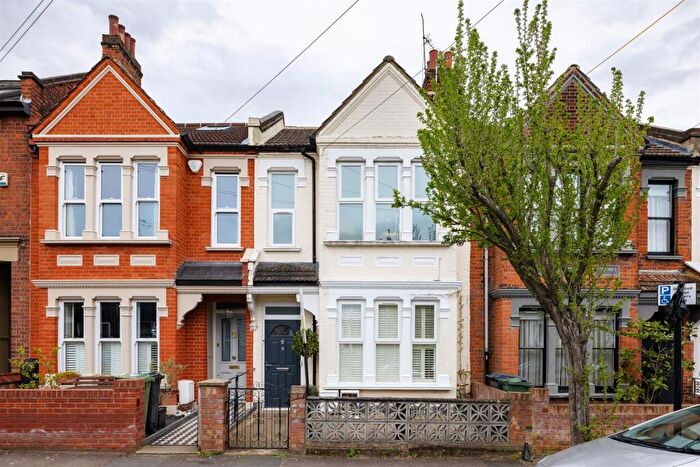 2 Bedroom Apartment To Rent In Salisbury Road, Walthamstow, E17