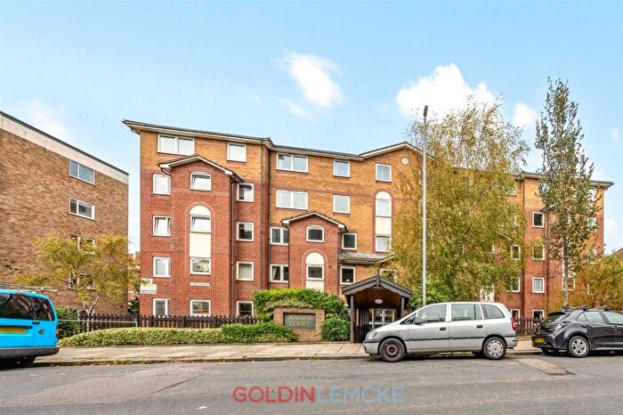 2 Bedroom Property For Sale In Amber Court, Holland Road, Hove, BN3