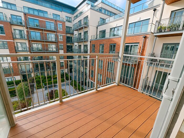 2 Bedroom Flat To Rent In Boulevard Drive, London, NW9