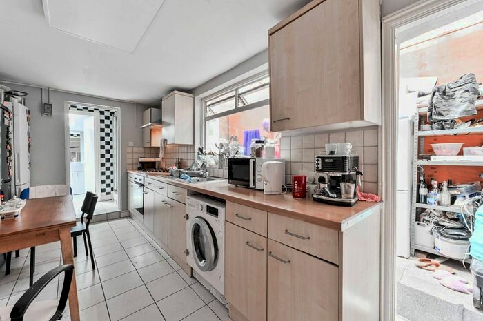 5 Bedroom Property To Rent In Parkland Road, Wood Green, London, N22