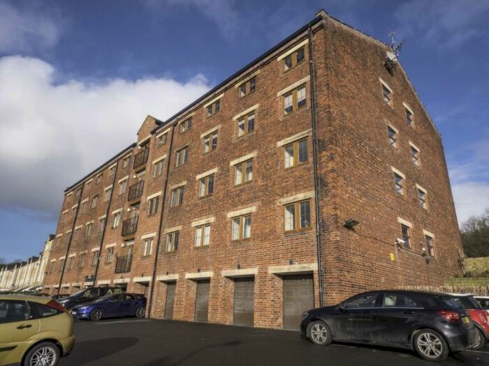 1 Bedroom Apartment To Rent In Towpath House, Canal Road, Riddlesden, BD20