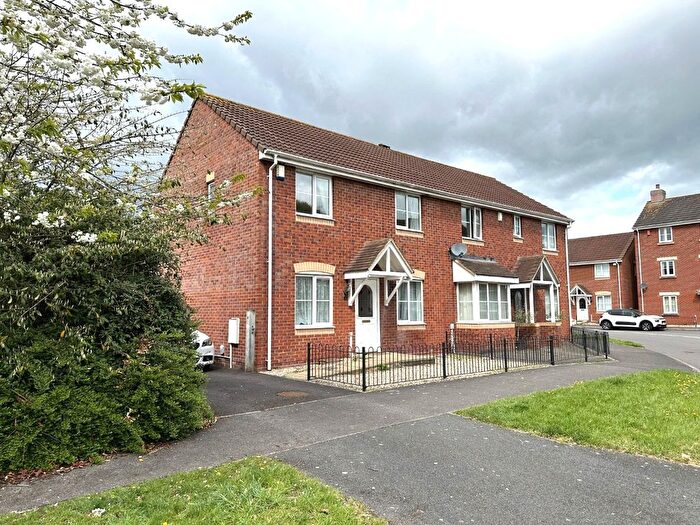 3 Bedroom Semi-Detached House To Rent In Severn Drive, Taunton, Somerset, TA1