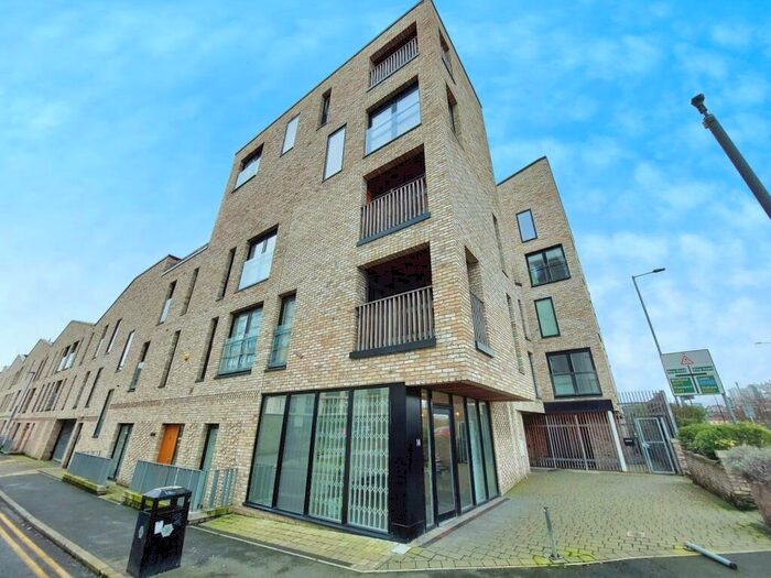 2 Bedroom Duplex To Rent In Spindle Mews, Manchester, M4
