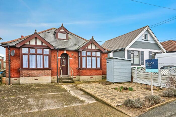 3 Bedroom Bungalow For Sale In Horsebridge Hill, Newport, Isle Of Wight, PO30