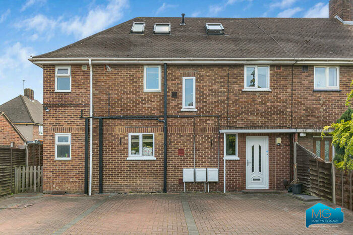 2 Bedroom Apartment To Rent In Ensign Drive, Southgate, London, N13