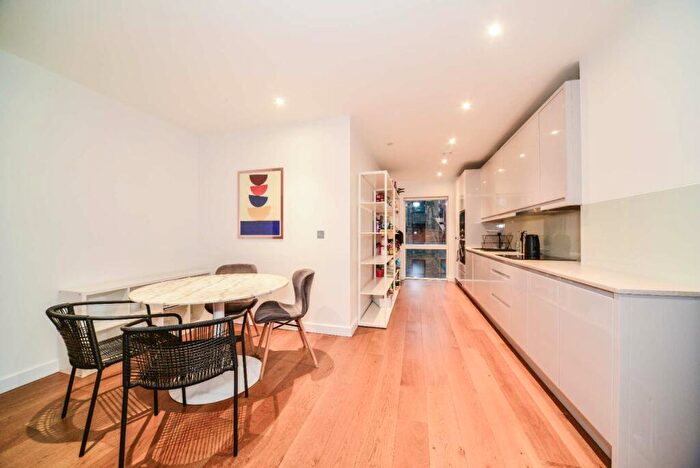 2 Bedroom Flat To Rent In Lismore Boulevard, Colindale, London, NW9