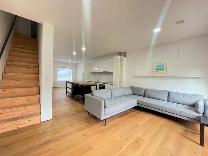 2 Bedroom Terraced House To Rent In Springfield Lane, Salford, M3