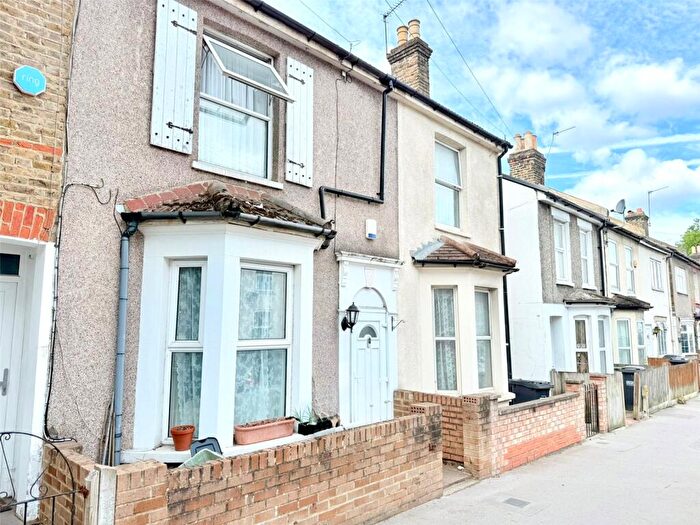 3 Bedroom Terraced House To Rent In Theobald Road, Croydon, Surrey, CR0