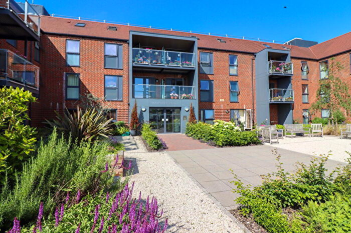 1 Bedroom Apartment For Sale In Wayfarer Place, The Dean, Alresford, SO24
