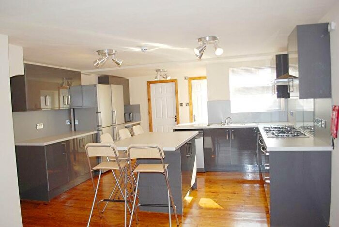 7 Bedroom Detached House To Rent In Moseley Road, Fallowfield, Manchester, M14