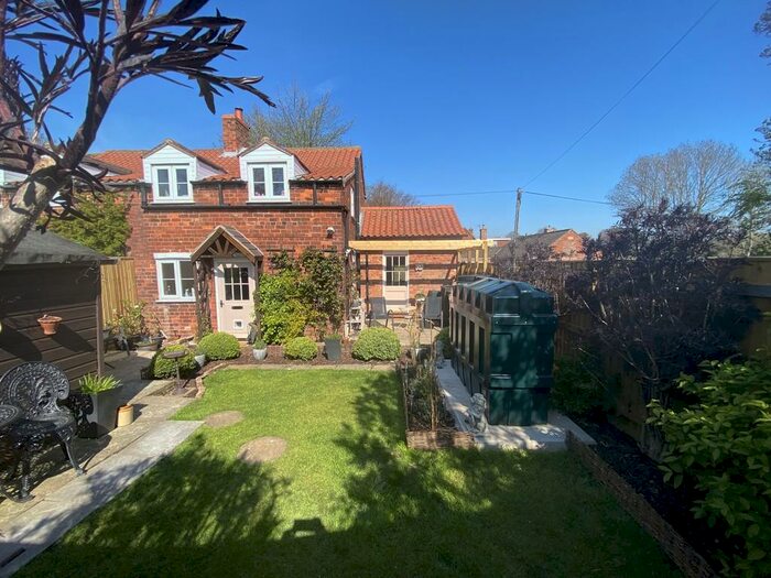 2 Bedroom Cottage To Rent In Covenham St. Bartholomew, Louth, LN11