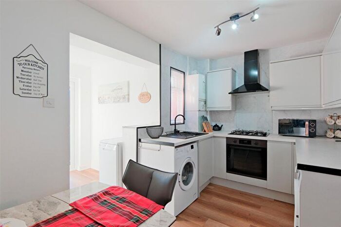 2 Bedroom Semi-Detached House For Sale In Boden Quadrant, Motherwell, ML1