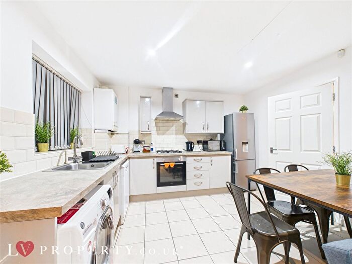 Semi Detached House To Rent In New Spring Gardens, Birmingham, West Midlands, B18