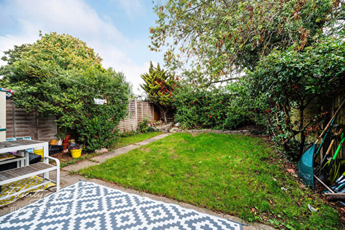 3 Bedroom Terraced House For Sale In Richmount Gardens, London, SE3