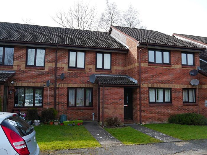 2 Bedroom Flat To Rent In Tudor Close, Hatfield, AL10