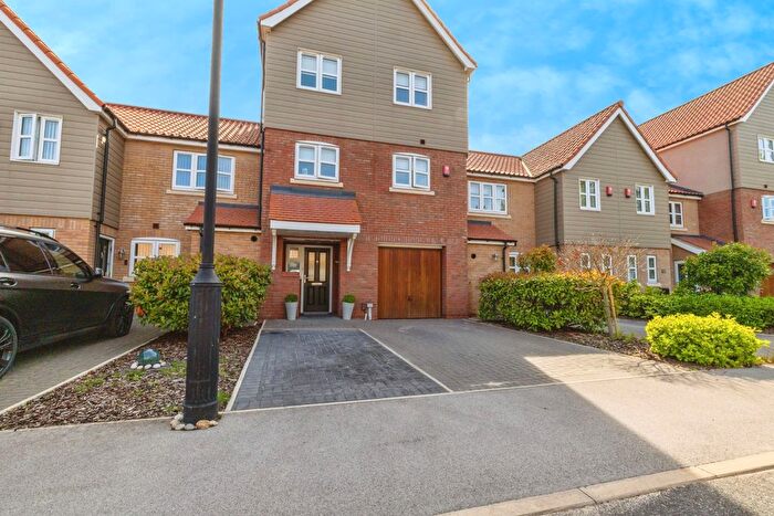 4 Bedroom Terraced House For Sale In Marina Court, Burton Waters, LN1