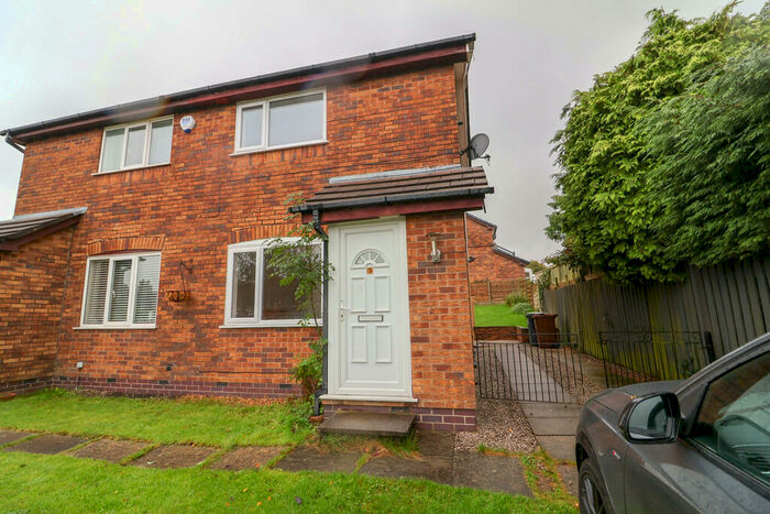 2 Bedroom Semi-Detached House To Rent In Appleton Drive, Shirebrook Park, Glossop, SK13