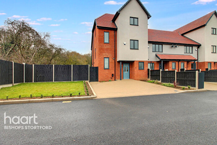 4 Bedroom End Of Terrace House For Sale In Start Hill, Bishop's Stortford, CM22