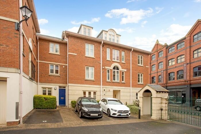 2 Bedroom Flat To Rent In St. Georges Place, Cheltenham, GL50