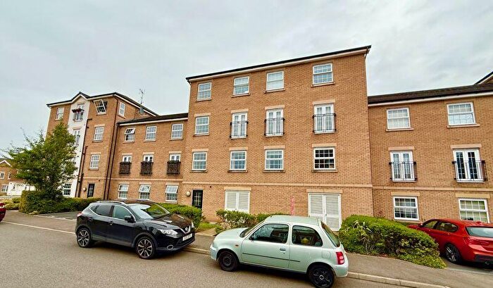 2 Bedroom Apartment For Sale In Two Bedrooms And Two Bathrooms - Excellent Location, NG31