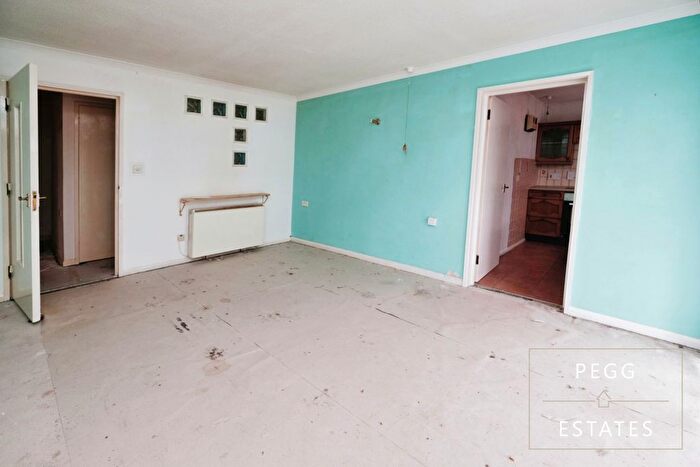2 Bedroom Flat For Sale In Lynway Court, St. Marychurch Road, Torquay, TQ1