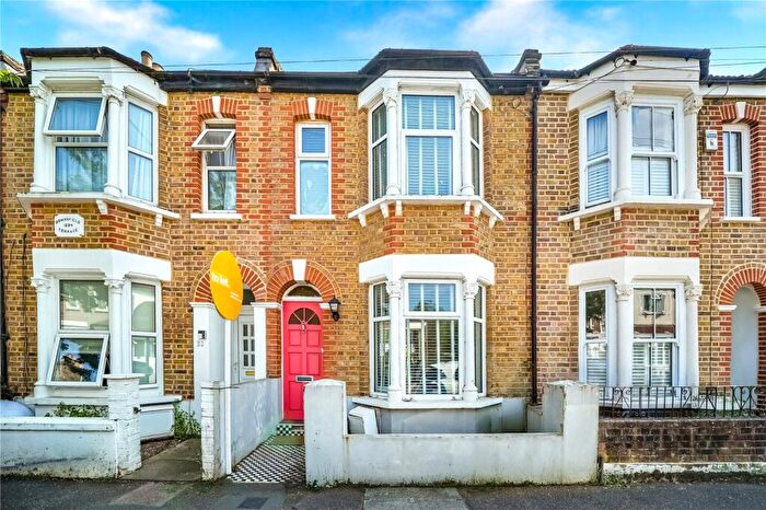 5 Bedroom Terraced House To Rent In Downsfield Road, Walthamstow, London, E17