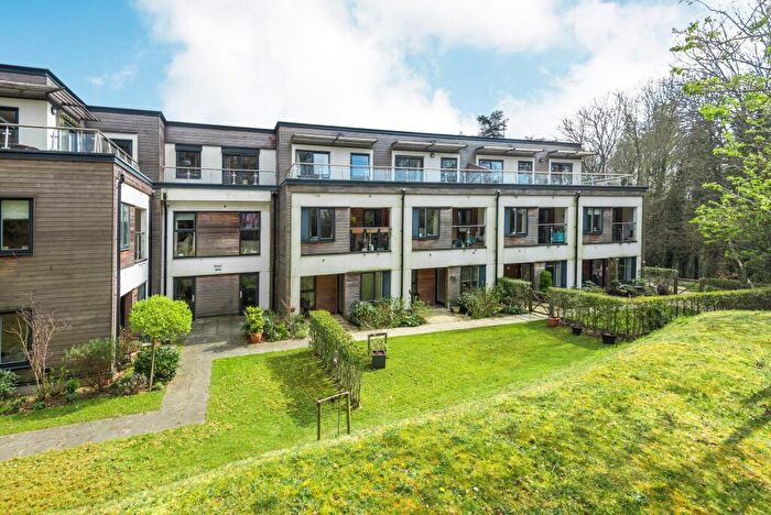 2 Bedroom Penthouse For Sale In Wispers Lane, Haslemere, Surrey, GU27
