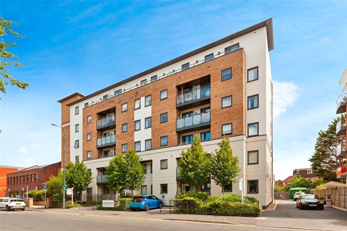 2 Bedroom Flat For Sale In Bridge Avenue, Maidenhead, Berkshire, SL6